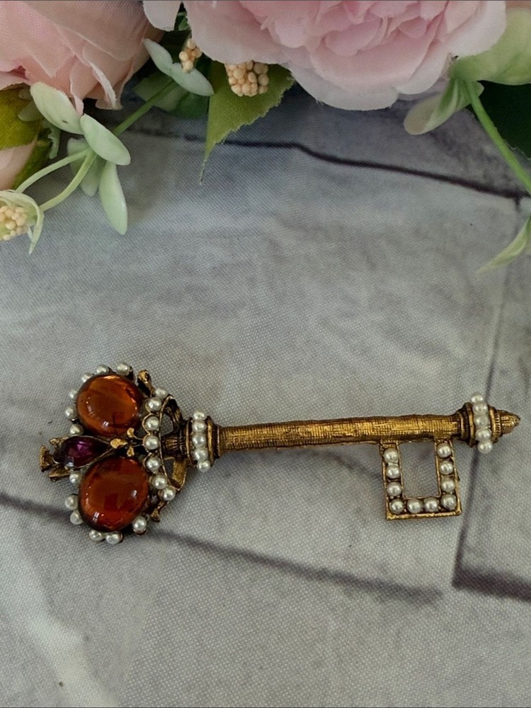 vintage 1960s Weiss unsigned Royal Crown key glass cabochons, red crystal 2.75”