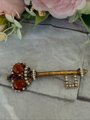 vintage 1960s Weiss unsigned Royal Crown key glass cabochons, red crystal 2.75”