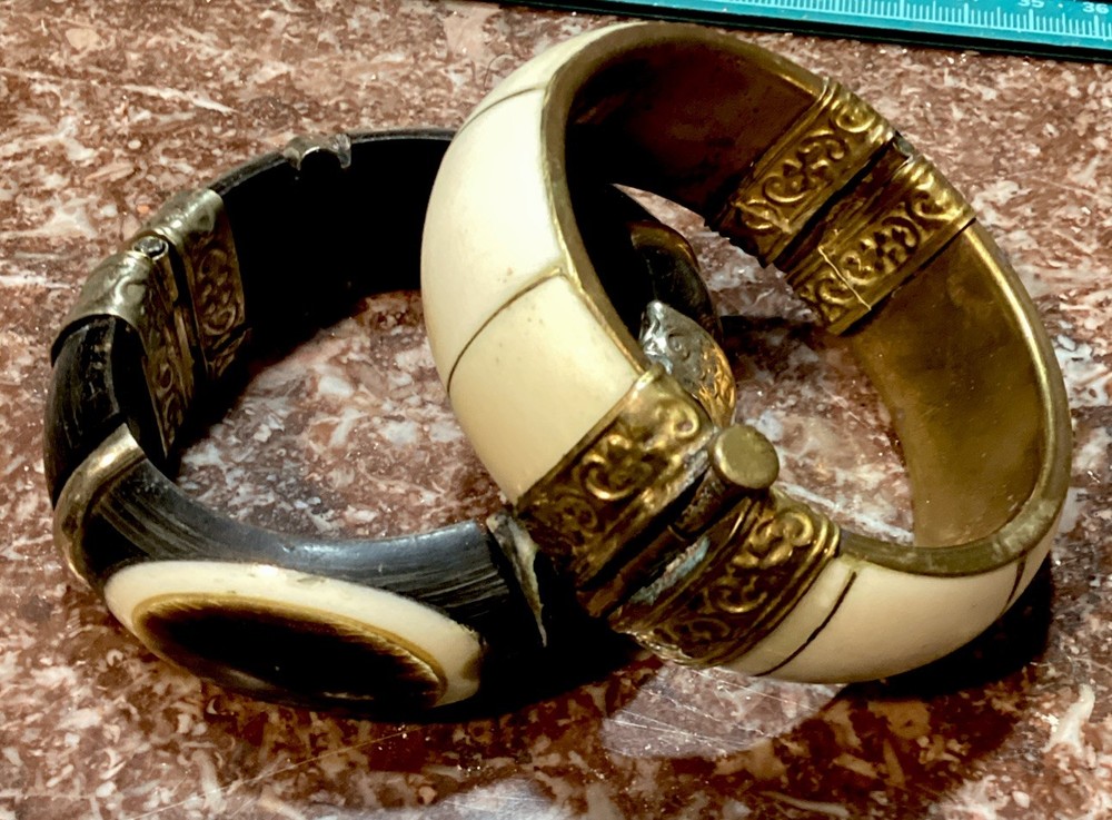 Vintage Bracelet Set Bone/horn. Brass/metal. Boho/ornate Has pin Closure. Nice