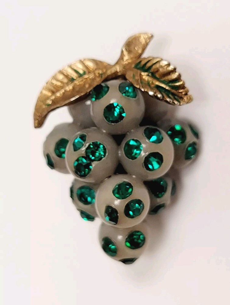 Vtg RARE Forbidden Fruit Grapes Small Brooch Green Austrian Rhinestone Lucite