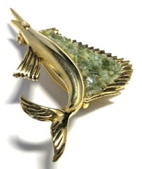Gold Tone Prehnite Swordfish Pin JA135