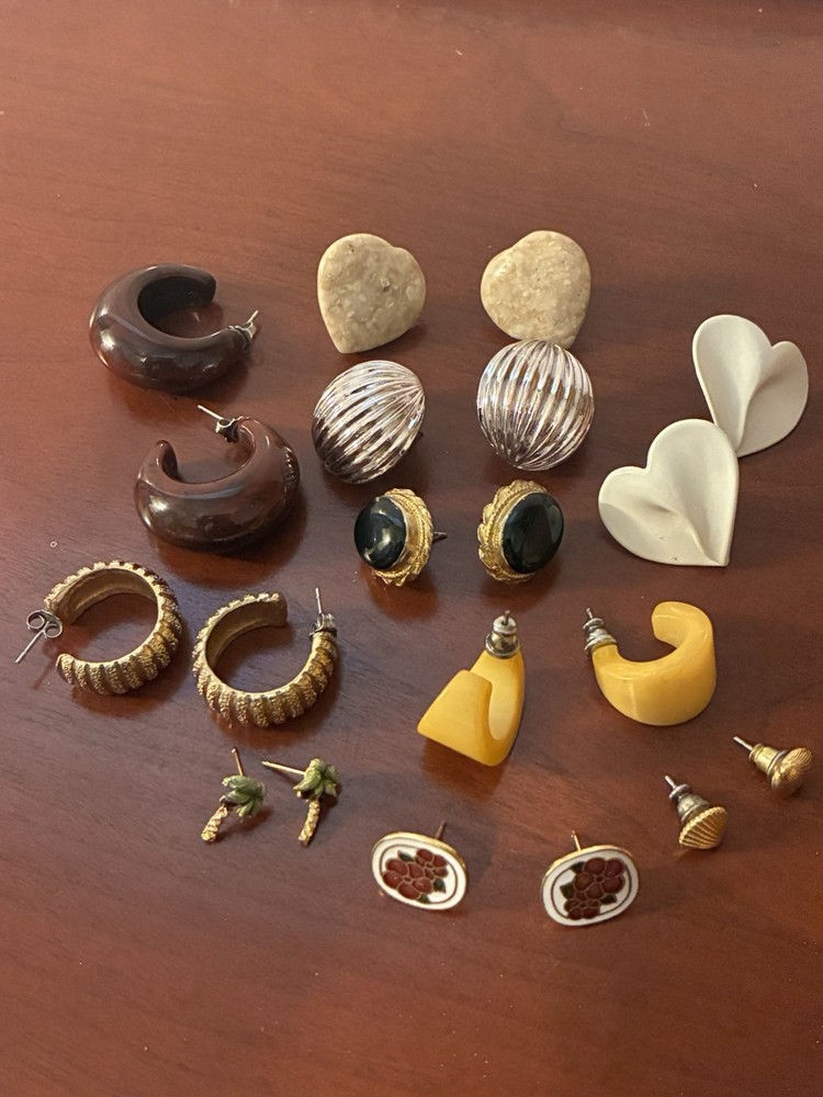 VTG 20 Piece Fashion Jewelry LOT Pairs Of Earrings Mystique Liz Claiborne & More