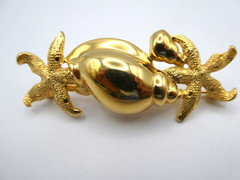 Vintage Casual Corner Starfish & Shell Goldtone Brooch 3″