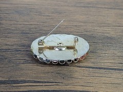 Vintage – 1⅝” Metal Pinback Brooch, Small Colorful Ocean Stones Set in Resin