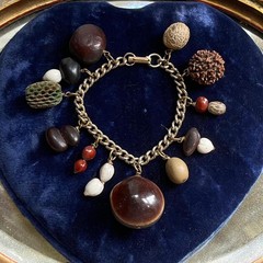 Vintage 1950s 1960s Assorted Nuts & Seeds Kitschy Chunky Charm Bracelet
