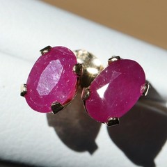 14k yellow gold earrings 1.00ct natural, treated ruby stud vintage 0.6gr N2948H
