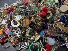 17 Pounds Pierced Vintage To Fashion Mixed Metals Earrings Jewelry Lot #70