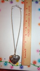 VINTAGE OLD 15 INCH PUFFY ETCHED HEART PENDANT SILVER-TONE NECKLACE
