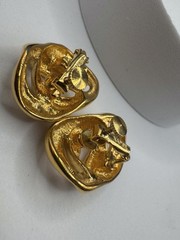 VINTAGE SIGNED NAPIER GOLD TONE TWIST KNOT SCREW BACK CLIP EARRINGS