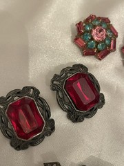 VTG-NOW JEWELRY LOT GLASS Stones Clear Brooch Blue/ Pink Red Earrings Post Clip