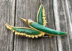 Vintage Rare Enamel French Malachite Metal Gold Plated Bird Pin Brooch