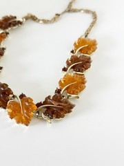 Vintage LISNER Jelly Lucite Leaf Necklace Orange Brown Molded Leaves Gold Tone