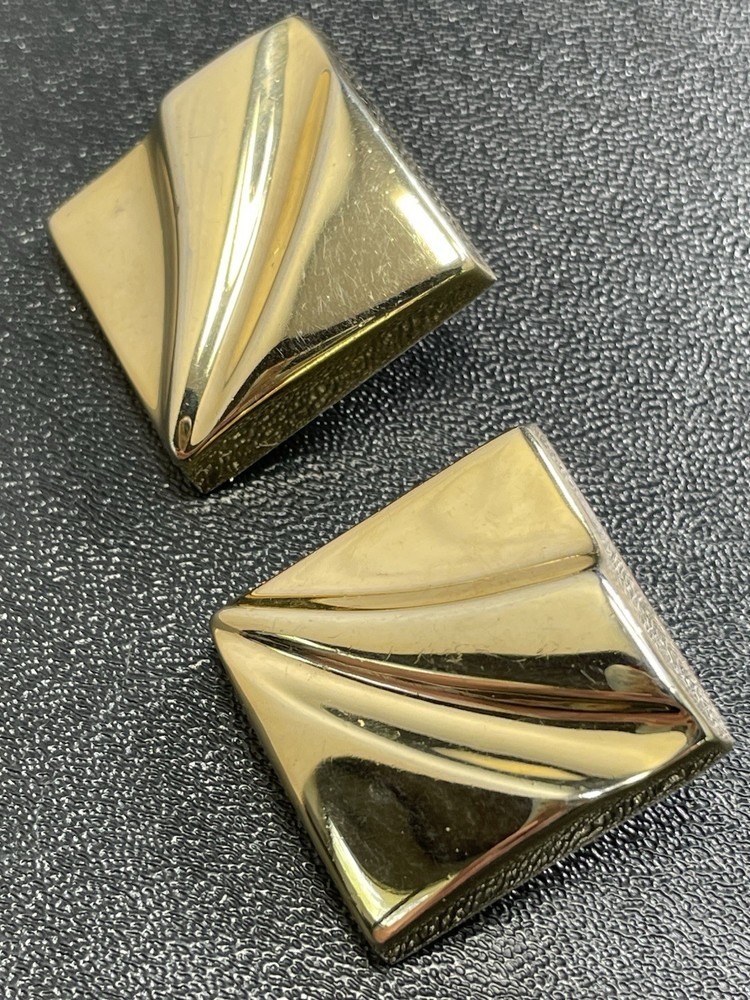 Vintage 1.1” Gold Tone Abstract Light Metal Earrings