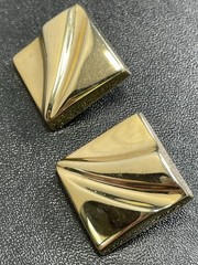 Vintage 1.1” Gold Tone Abstract Light Metal Earrings