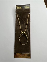 VTG NWT Crown TRIFARI Amulet Holder Charm Holder 30” Gold Tone Necklace 80s