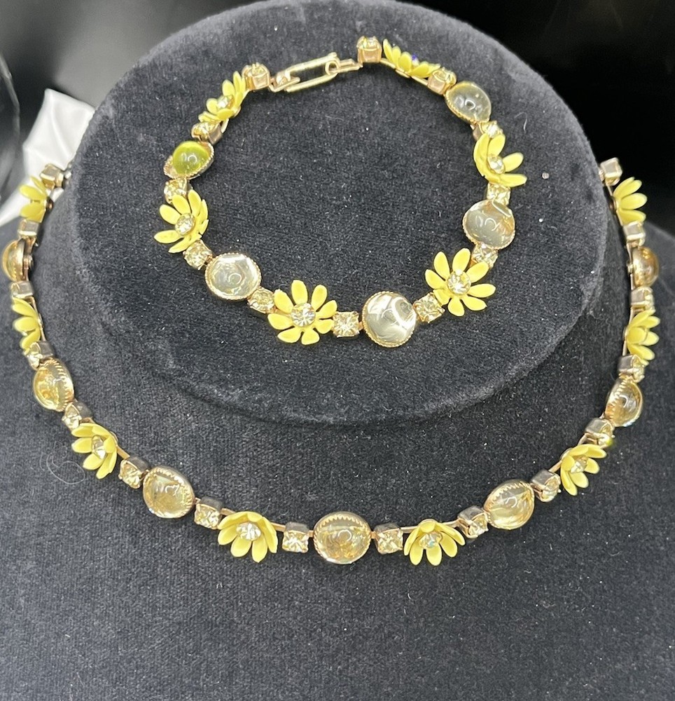 Summer Yellow Daisy Cabochon & Rhinestone MCM STYLE NECKLACE Bracelet set Choker