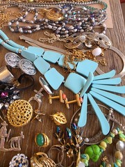 Massive Vintage Jewelry Lot 100’s of Signed Pcs / OVER 500 PCS + Misc 1G bag…