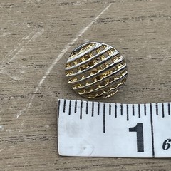 Vintage Unbranded Gold Clip On Earrings With Raised Striped Horizontal Pattern