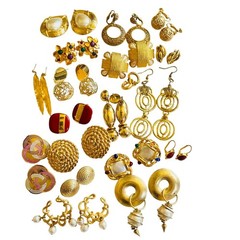 Lot of 19 Pairs VTG Earrings Pierced Clip Gold Pearl Chunky Dangle 70s 80s 90s