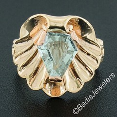 Retro Rosy Yellow Gold Unique Shape Aquamarine in Scalloped Shell Split Ring