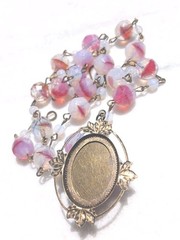 SALE VINTAGE EGYPTIAN SCARAB PENDANT VTG FUCHSIA GIVRE GLASS NECKLACE SET OOAK