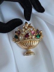 1947 Coro Pegasus Fruit Flower Basket Urn Pin Brooch Rhinestones