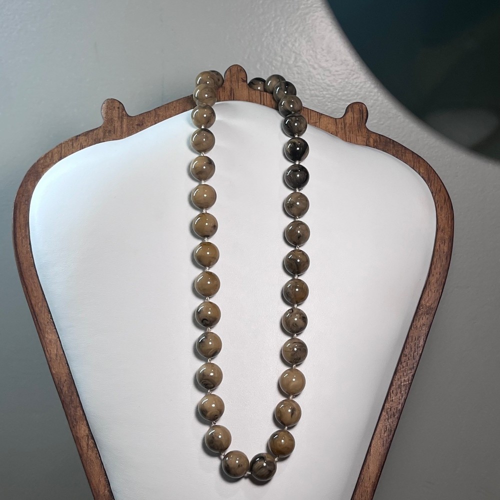 Vtg Marbled Brown Taupe Plastic Bead Necklace Knotted Strand 18 Inch Retro