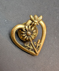 Floral Heart Gold Tone Pin Lapel Brooch Pinback Button 1 Inch