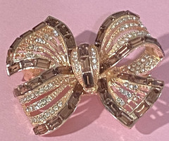 Rose Gold tone, BOW BROOCH PIN, Bezel Baguette Smoke Topaz Rhinestone & Crystals