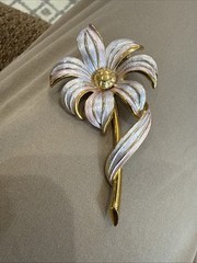 Vintage Lavender Enamel Flower Floral Brooch Pin Gold Tone 3.25”