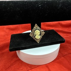 Gerry’s vintage convertible brooch/pendant Cameo Victorian Revival. See pics.