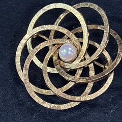 Vintage 12K Gold Filled Cultured Pearl Spiral Galaxy, 5.2mm Cultured Pearl 1.5″