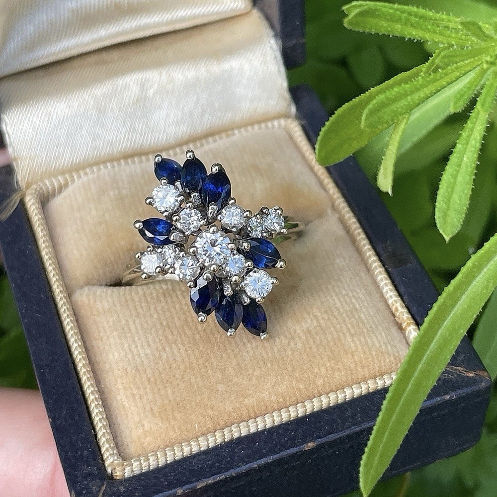 RARE Beautiful Vintage Women’s Statement Diamond and Blue Sapphire Cocktail Ring