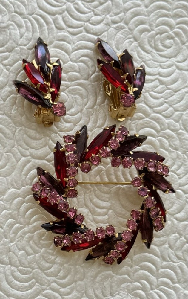 Vintage Rhinestones Brooch and Earrings set
