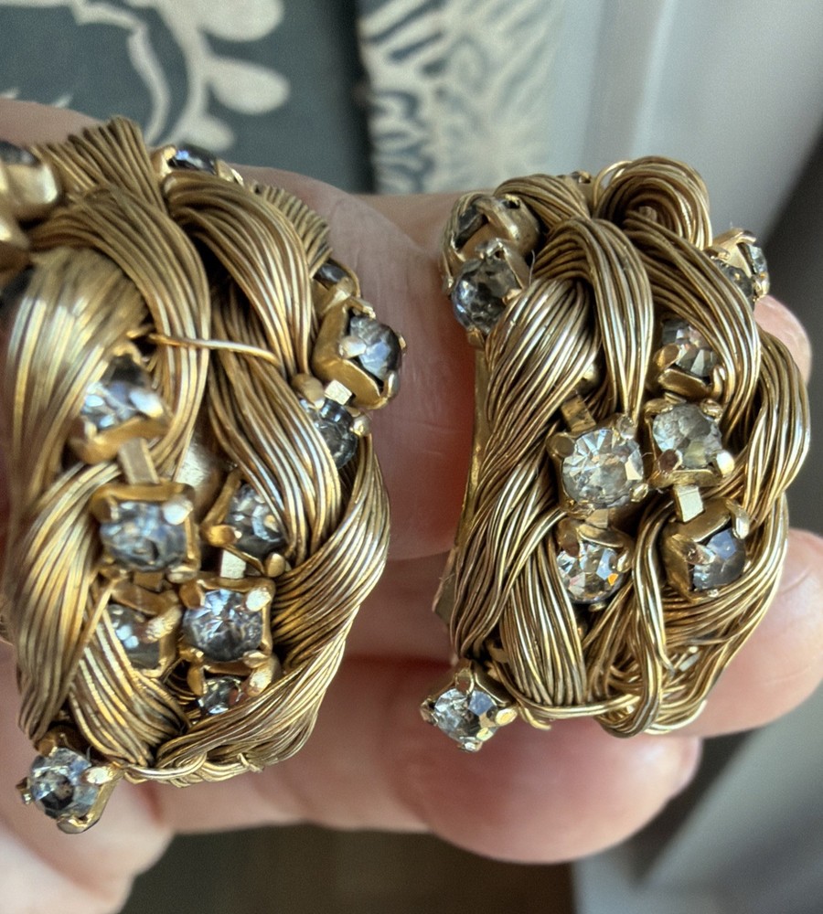 Unusual Design Vintage-Twisted Metal Threads W Rhinestones-Gold Tone -clip back