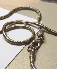 Vintage ROMAN 17″ Gold Tone Red Square Gem Snake Chain Pendant Necklace!