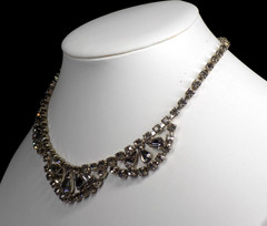 Vintage Weiss Choker Necklace Silver-tone Smoky Gray Rhinestones 14.5″ Hook