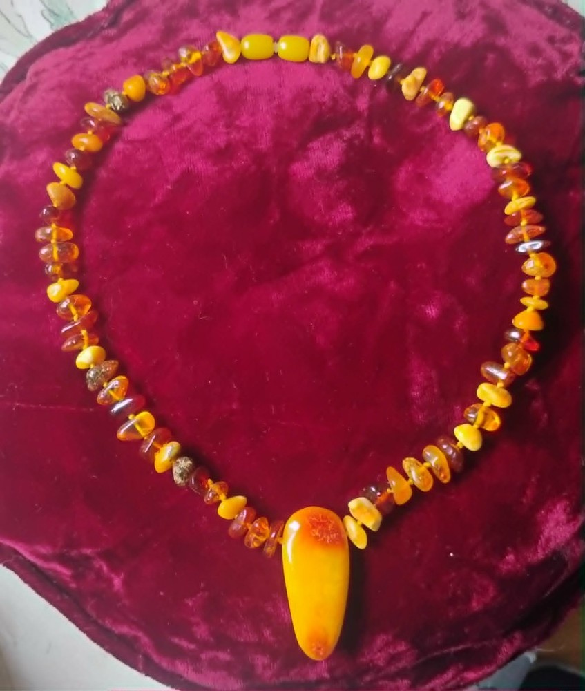 Vintage Baltic Butterscotch Egg Yolk and Cognac Amber Tear Drop Necklace 16.5″