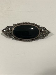 Vintage Art Deco Sterling Silver Marcasite & Oval Onyx Small Bar Brooch Pin 925