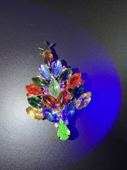Vintage Colorful Goldtone Prong Set Christmas Tree Brooch Uranium Trunk