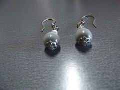 1 Pair Old .75″in Glass Gray w/White Halos Round Dangle Earrings