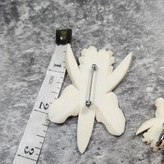 Vintage Carved Cream Orchid Brooch and Screw Back Earrings Set Floral Jewelry
