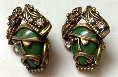 Vintage SELRO SELINI Buccaneers PIRATES. Set of 2 green & gold tone Pins. 1950s.
