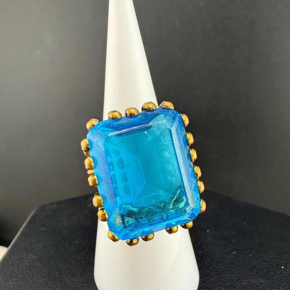 Vintage Cocktail Ring Twisted Brass Band Aqua Rhinestone Size 6