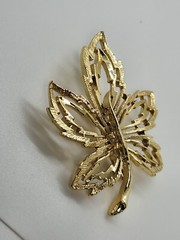 Goldtone Metal Large Leaf Vintage Brooch