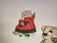 Estate Find VINTAGE Jewelry Lot UNSEARCHED, UNTESTED , THRIFT DONATIONS AS IS