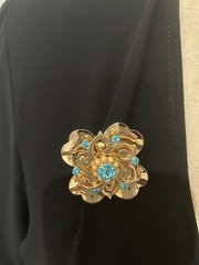 vintage clover leaf Brooch pendant gold Plated Metal Blue Crystals and Pearls