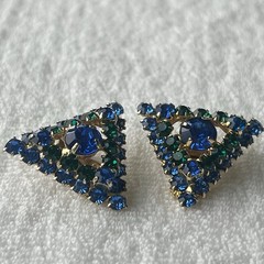 Vivid & Fancy Blue Green Rhinestones Clip On Earrings In Triangles