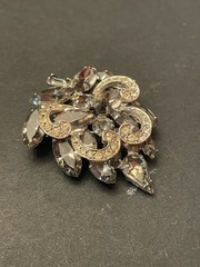 Large WEISS Smoky Gray Clear Crystal Rhinestone Brooch & Clip Earrings SET