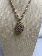 VTG Monet Filigree Rhinestone Oval Scent Locket Gold Tone Beaded Necklace 16-18″